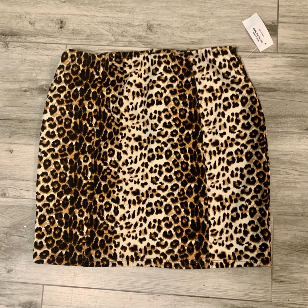 Leopard print skirt from Tillys. Never worn